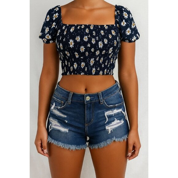 American Eagle MIDI super stretch size 6, distressed Jean shorts - Picture 1 of 8